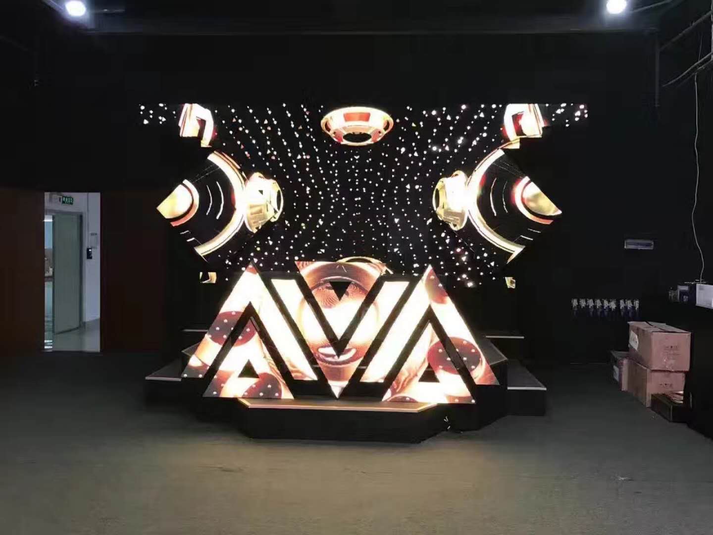 ԭưledAVA LED DJ