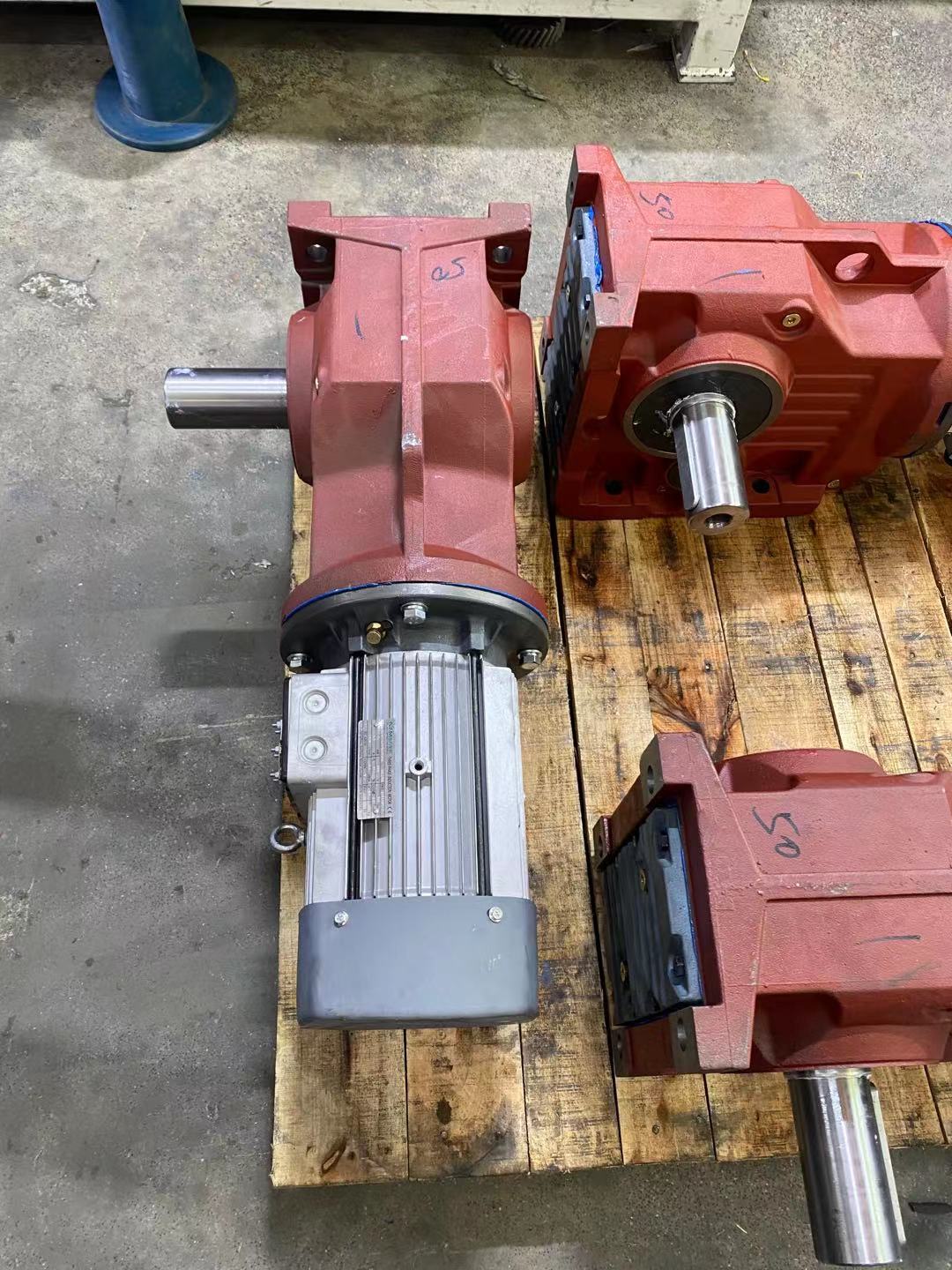 KAF37-Y0.25KW-6.37ٻFF157R97DRE180M4