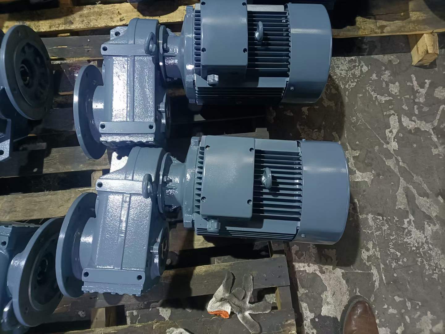 FAZ77-YVP3KW-55.12ƶٻFF97DV180M4