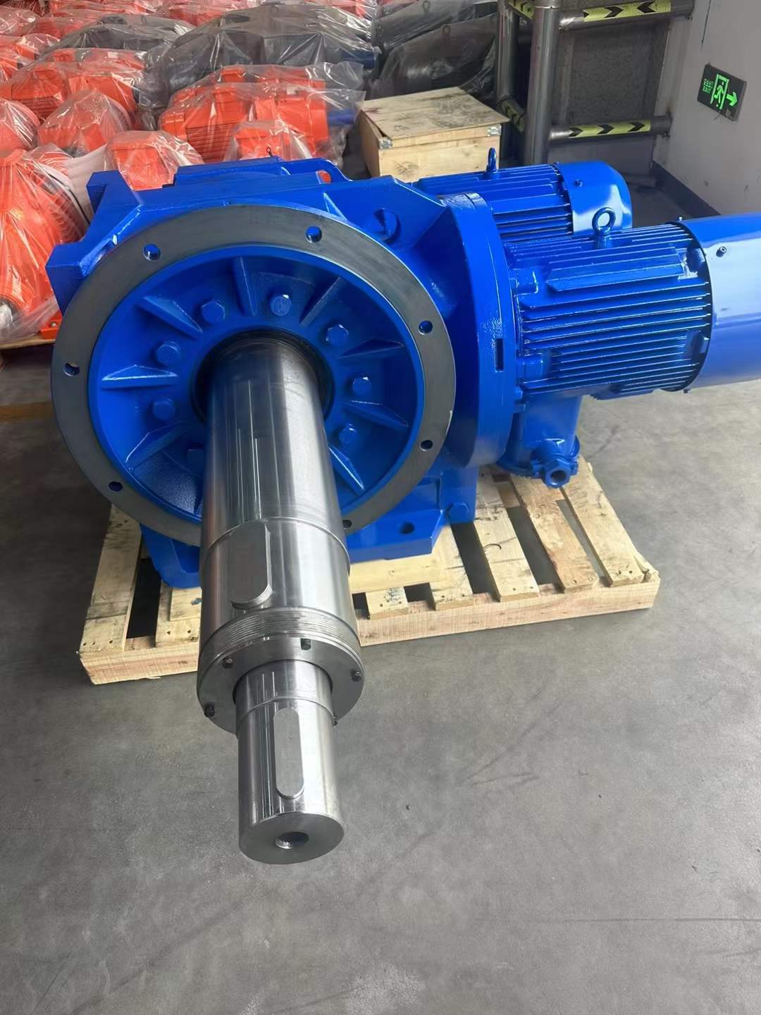 SAZ78-YVP7.5KW-27.75空心轴减速机FF27DR63M4